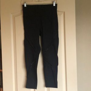 VEUC Lululemon High Times Metta Mesh, size 8